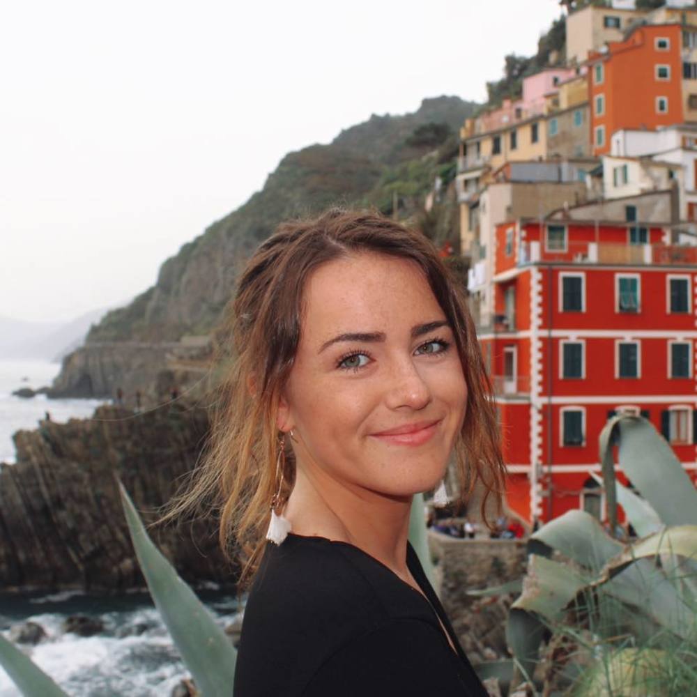 Meet your Posher, Olivia